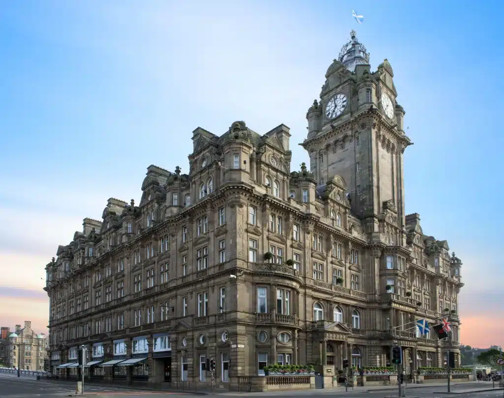 Hotels in Edinburgh on the Royal Mile are an excellent place for accommodations.