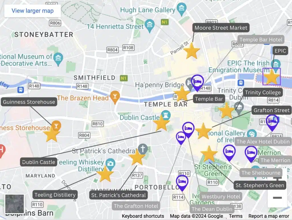 A map of the top attractions in Dublin's city center along with where some of the best hotels are found in the area. 