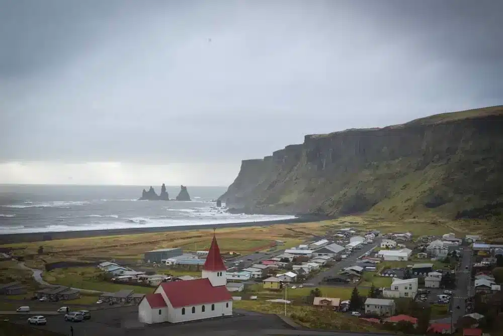 A picture of Vik, the ending point of this itinerary from Selfoss.