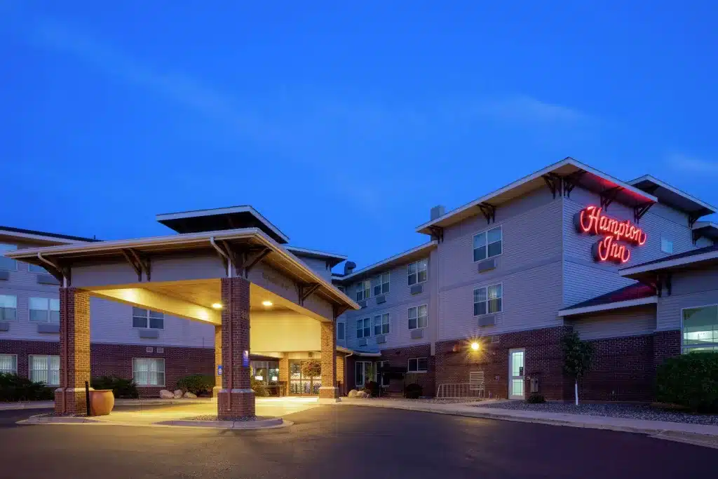 Hampton Inn is a waterfront hotel in Duluth, MN.