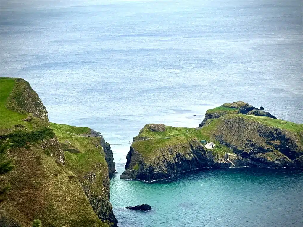 On your day to see Giants Causeway, add in Carrick Rope Bridge on your itinerary. 