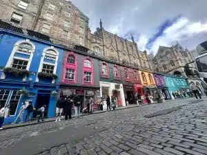 Edinburgh is a beautiful city in the United Kingdom and a must-stop for your UK itinerary.