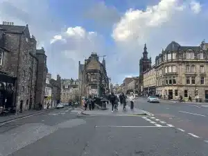 Edinburgh is a beautiful city in the United Kingdom and a must-stop for your UK itinerary.